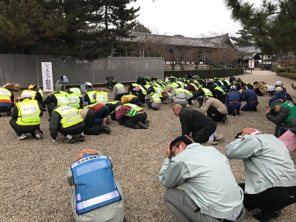 日本防災士針對可能發生之緊急危難進行演習。（圖：日本防災士会奈良県支部 ）