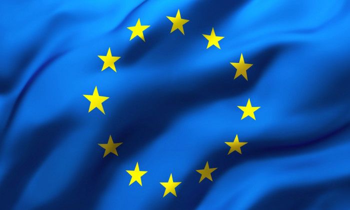 歐盟旗的 12 顆星星，取自月份及時程的數字 12，象徵完美、完整的意思。圖：123RF