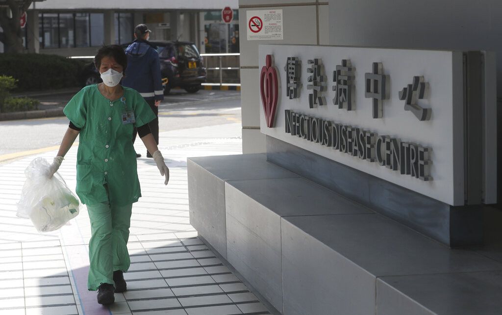 疫情嚴峻時，香港公立醫院的醫護人員為何要罷工？